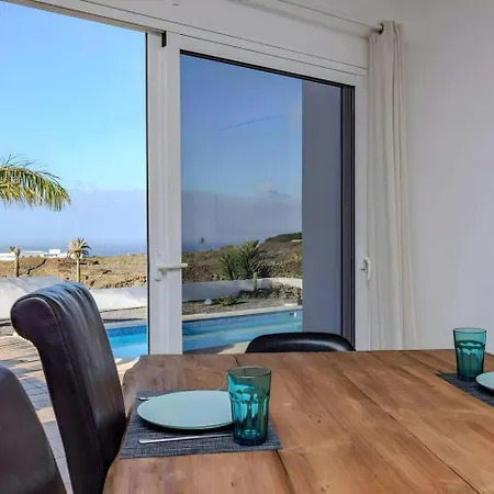 Molinero - Macher Willa La Asomada (Lanzarote)